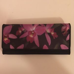 Galleria Black Floral Clutch